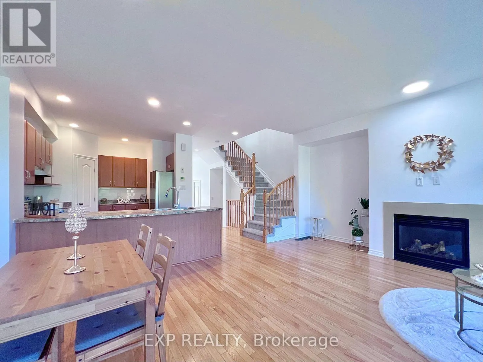 457 FOXHALL WAY
