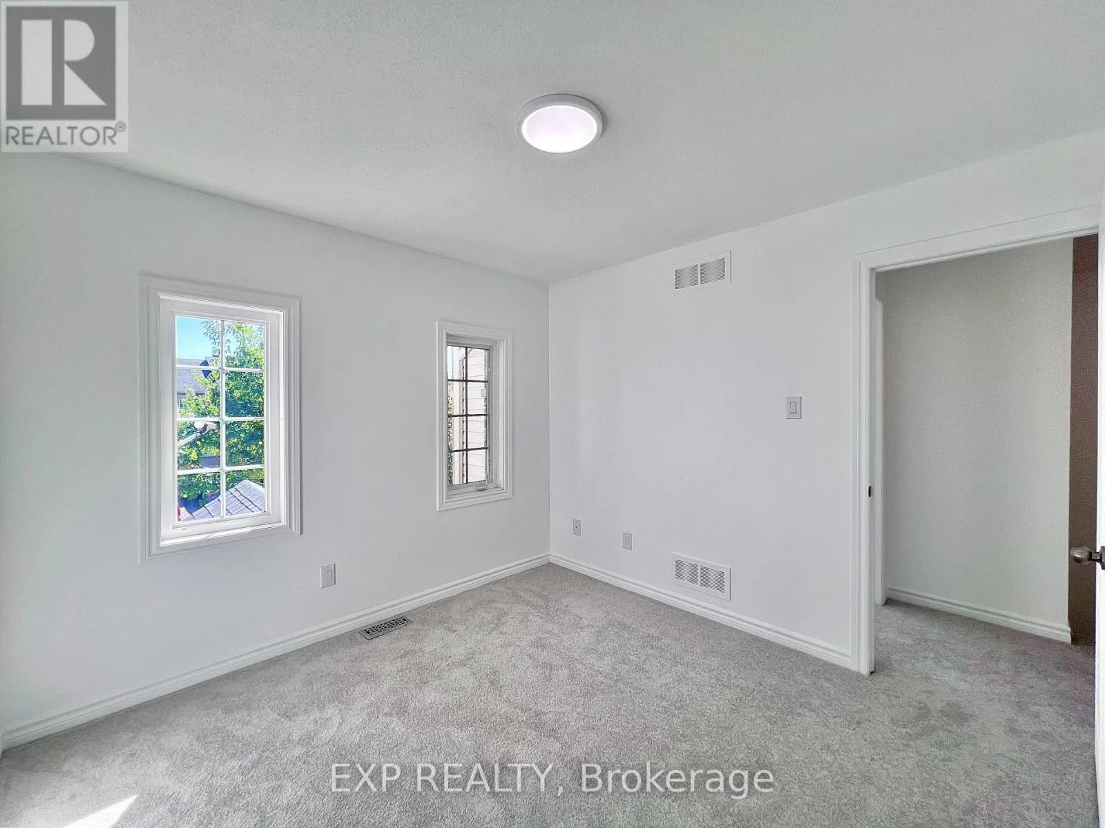457 FOXHALL WAY