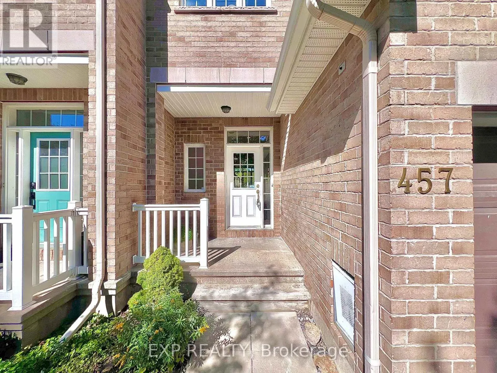 457 FOXHALL WAY