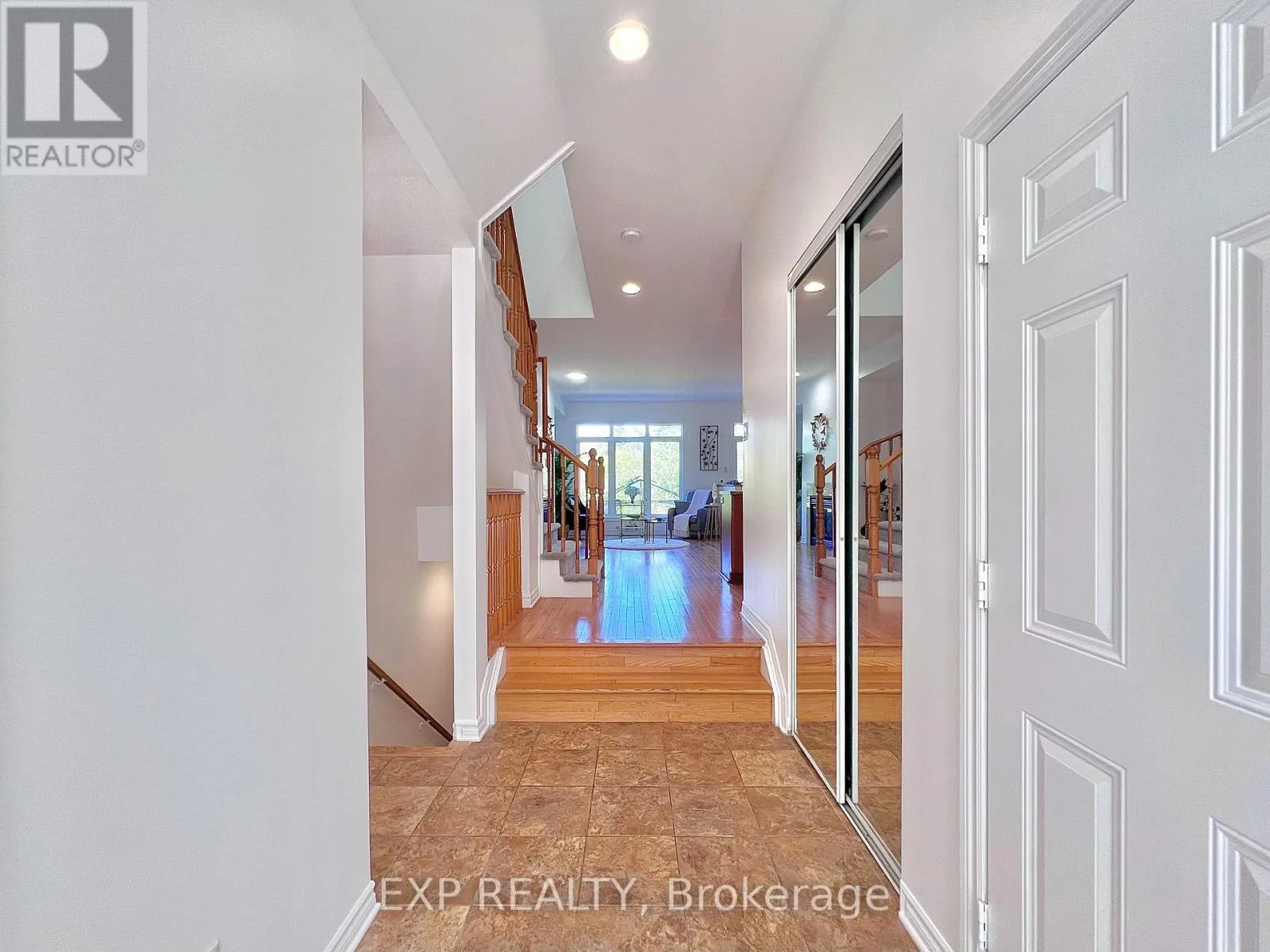 457 FOXHALL WAY