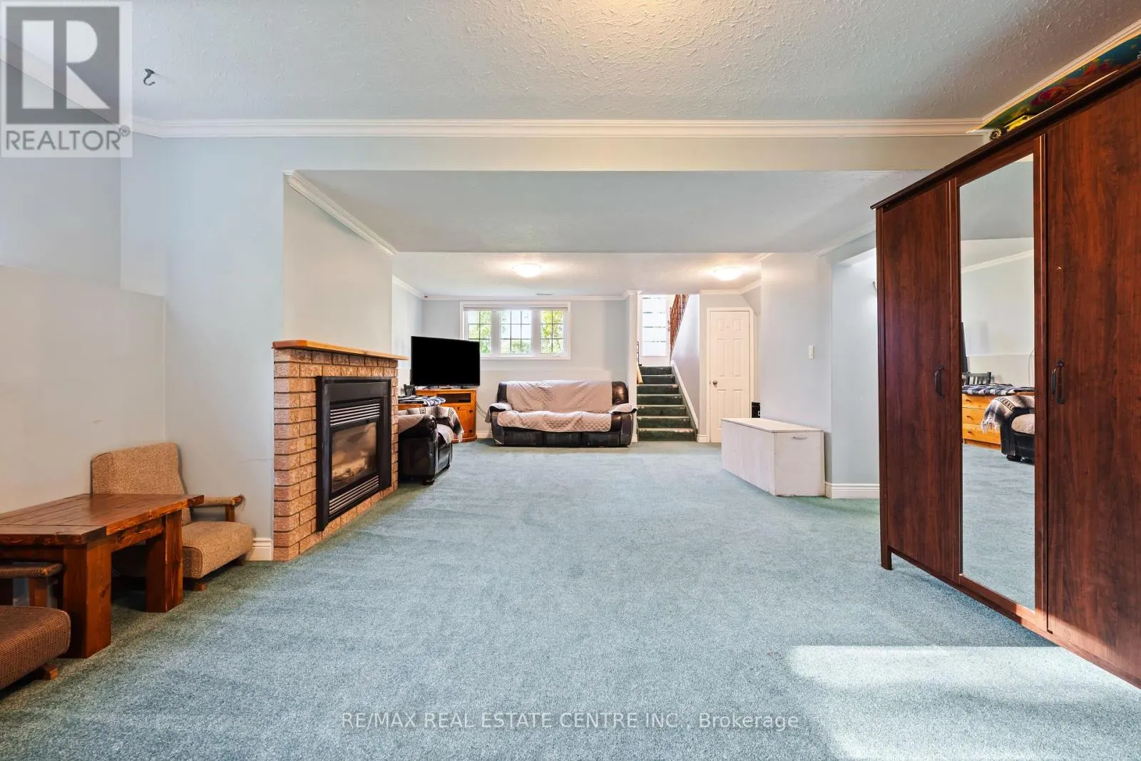 316 OLDE VILLAGE COURT