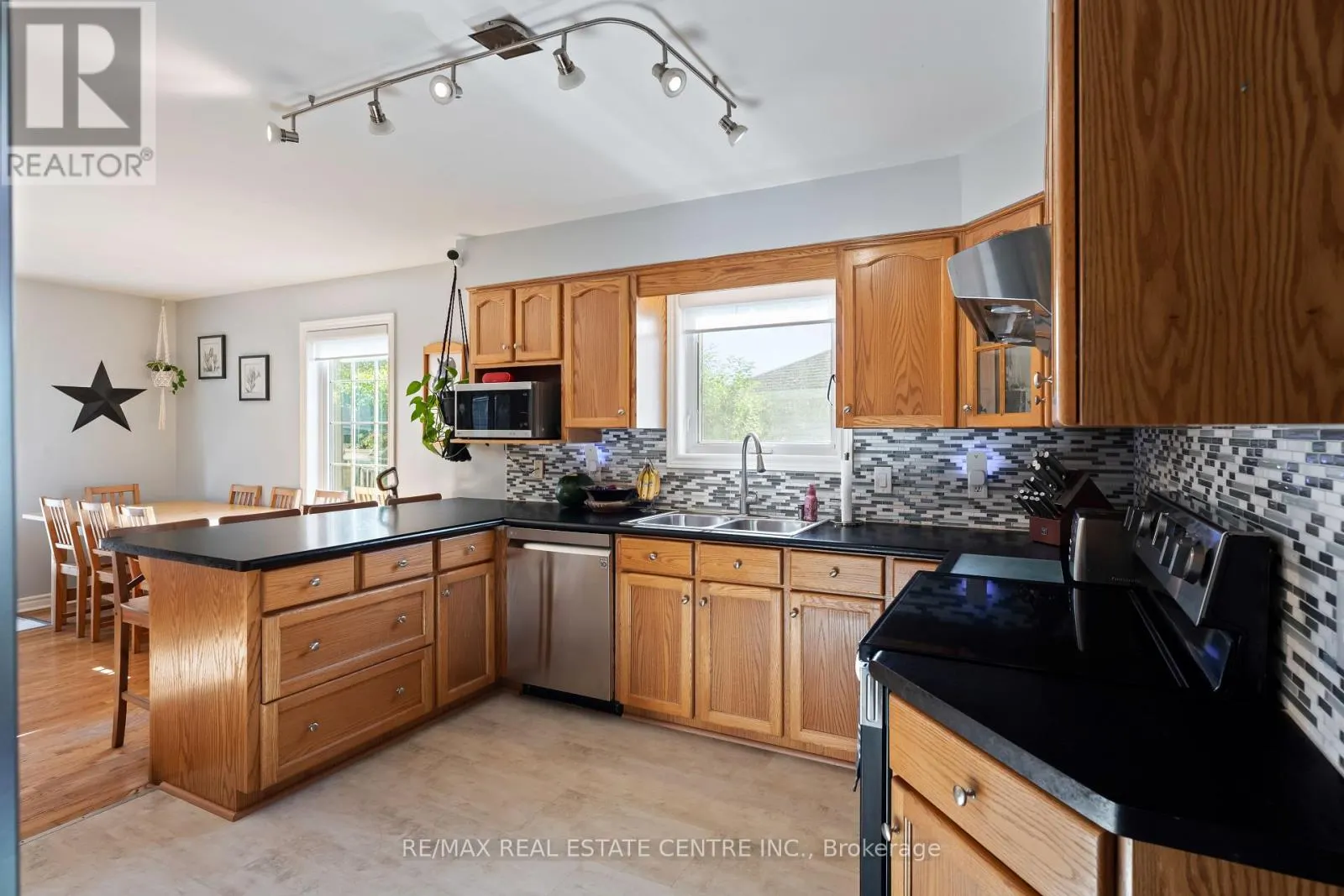 316 OLDE VILLAGE COURT