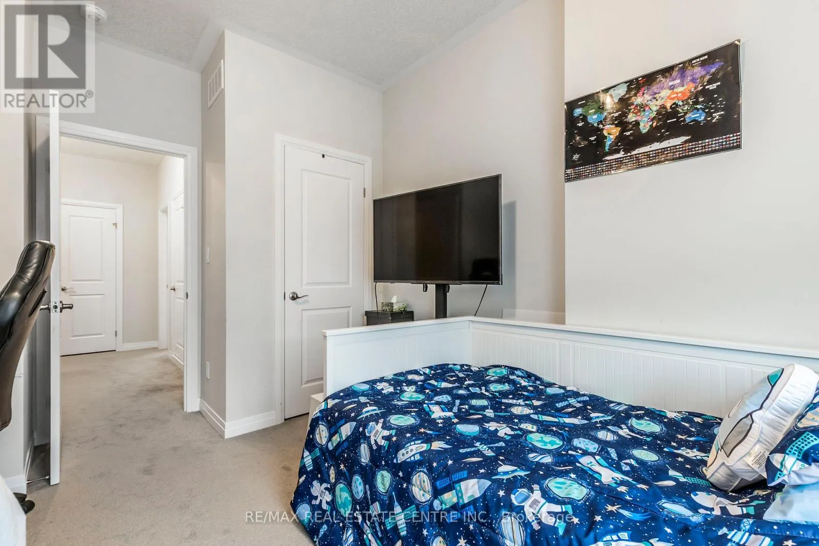 95 - 25 ISHERWOOD AVENUE