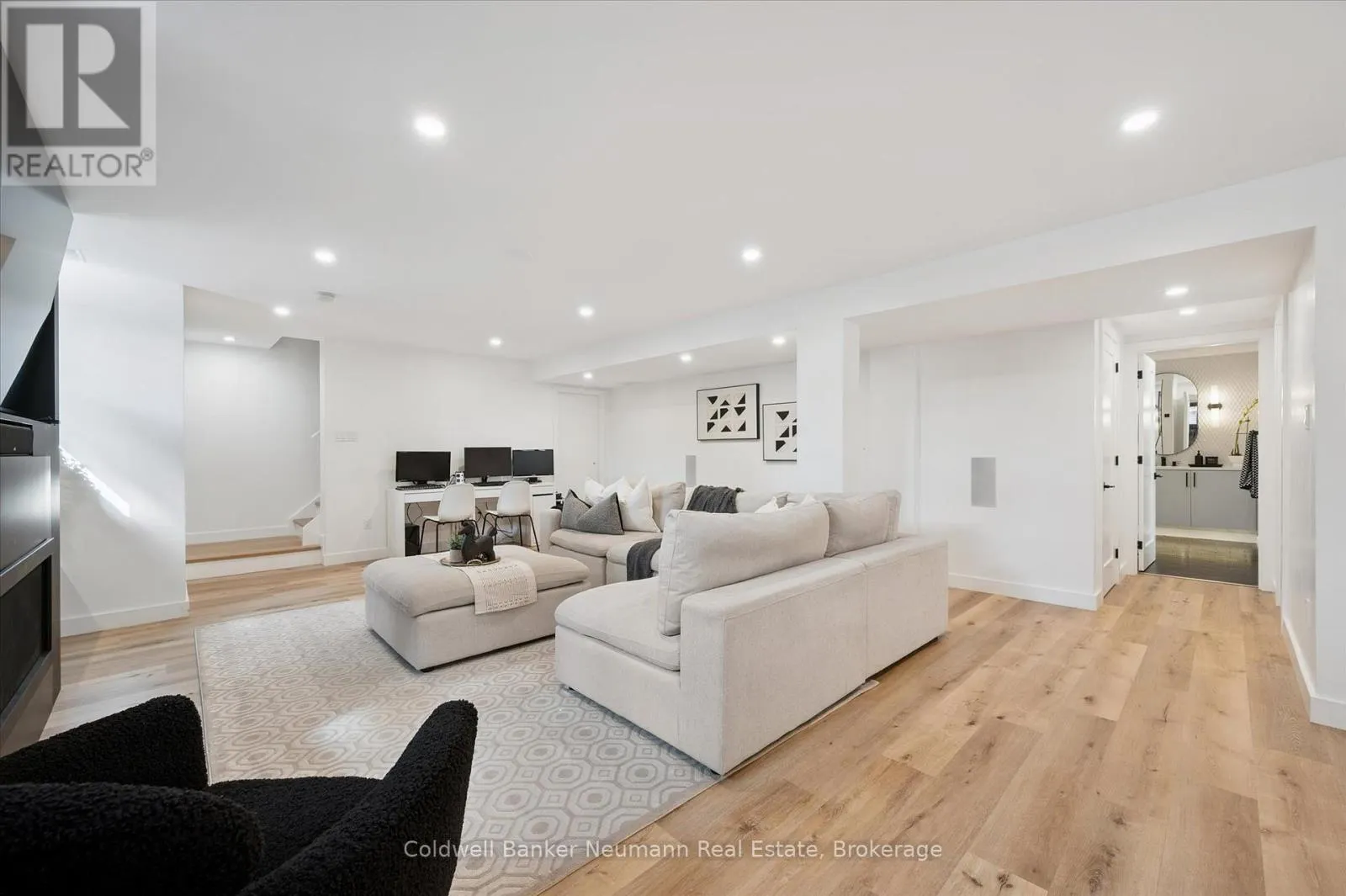 55 ZADUK PLACE