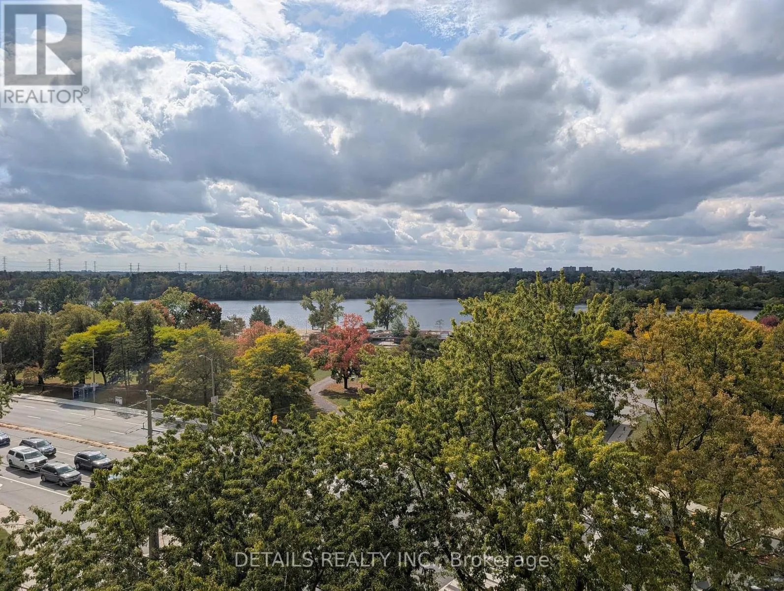 914 - 2951 RIVERSIDE DRIVE W