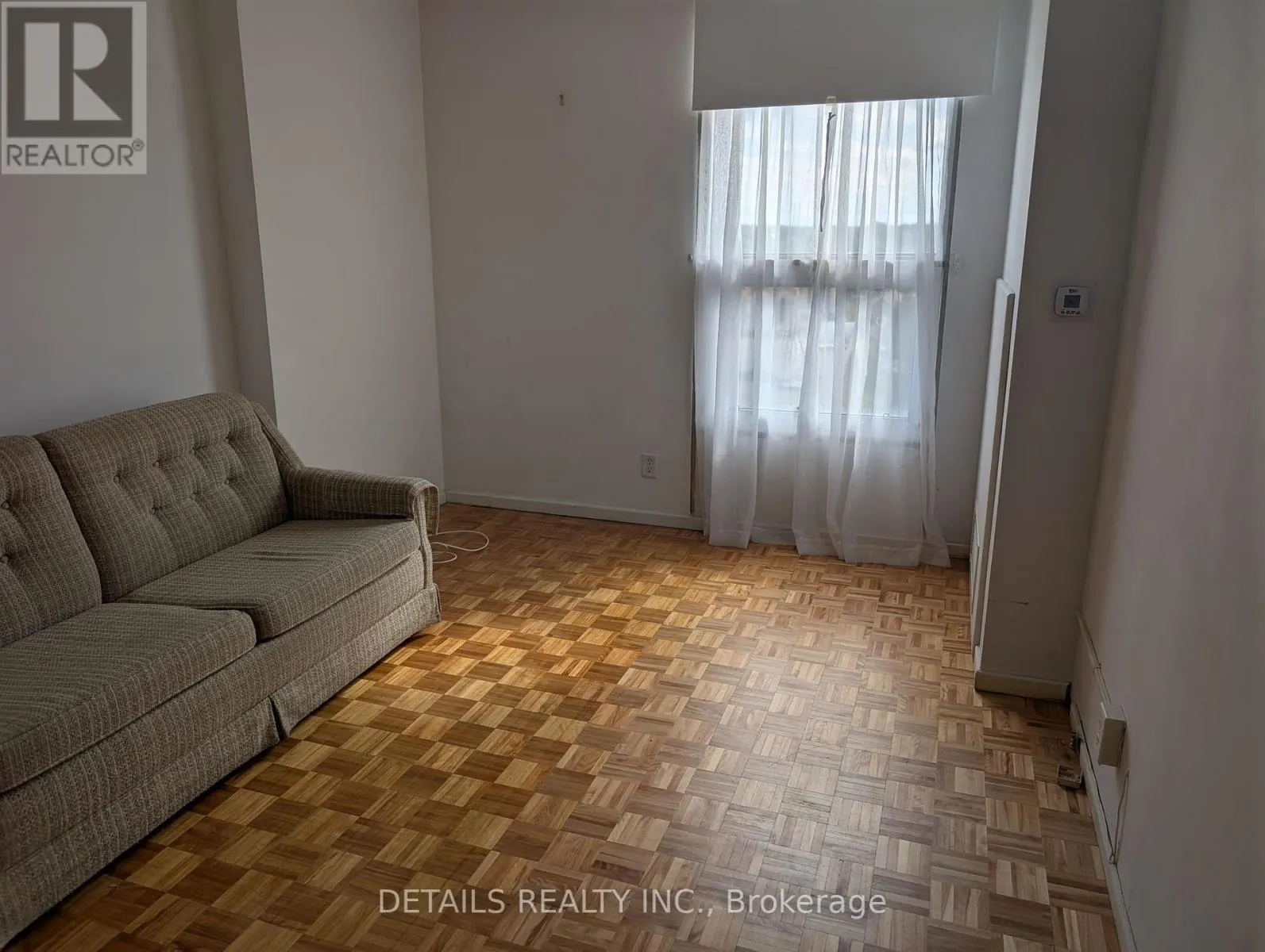 914 - 2951 RIVERSIDE DRIVE W