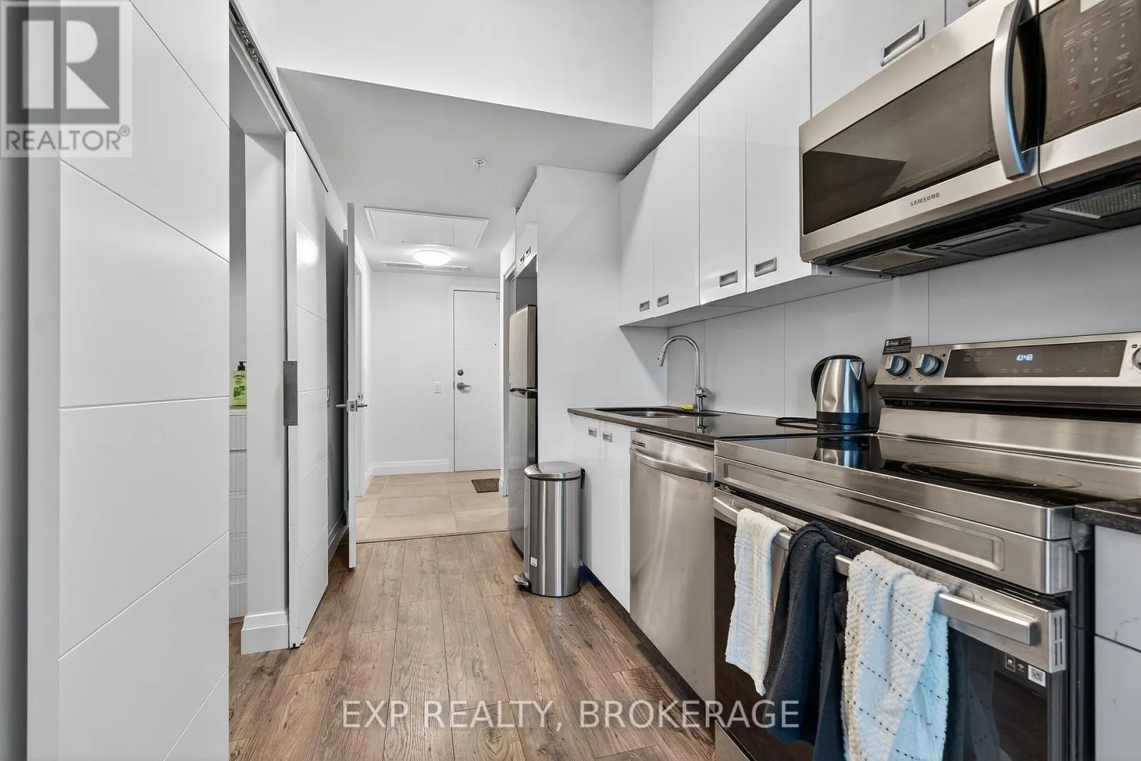 407 - 652 PRINCESS STREET, #407