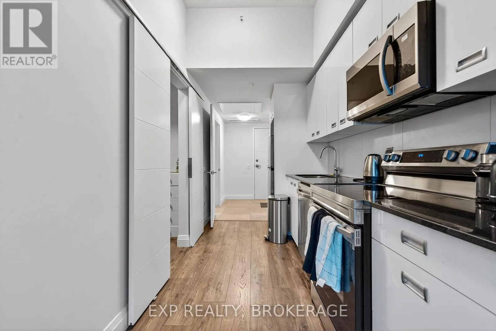 407 - 652 PRINCESS STREET, #407