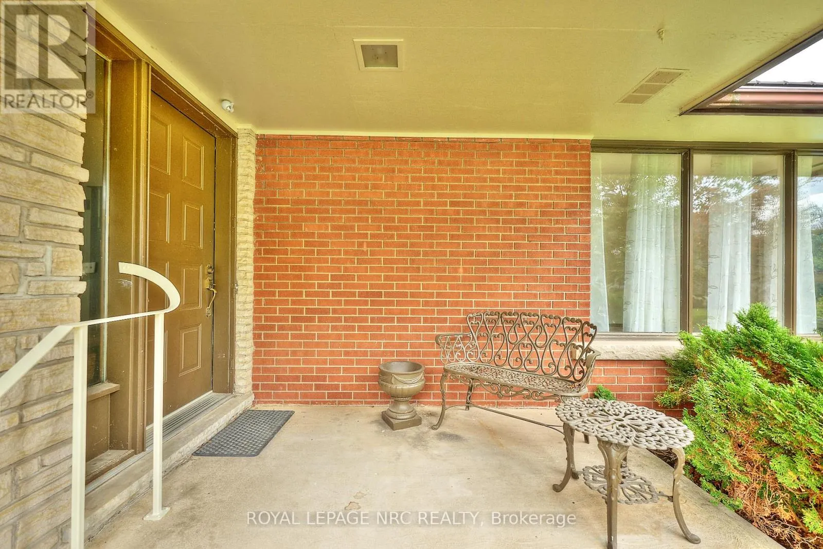 17 ALAN CRESCENT