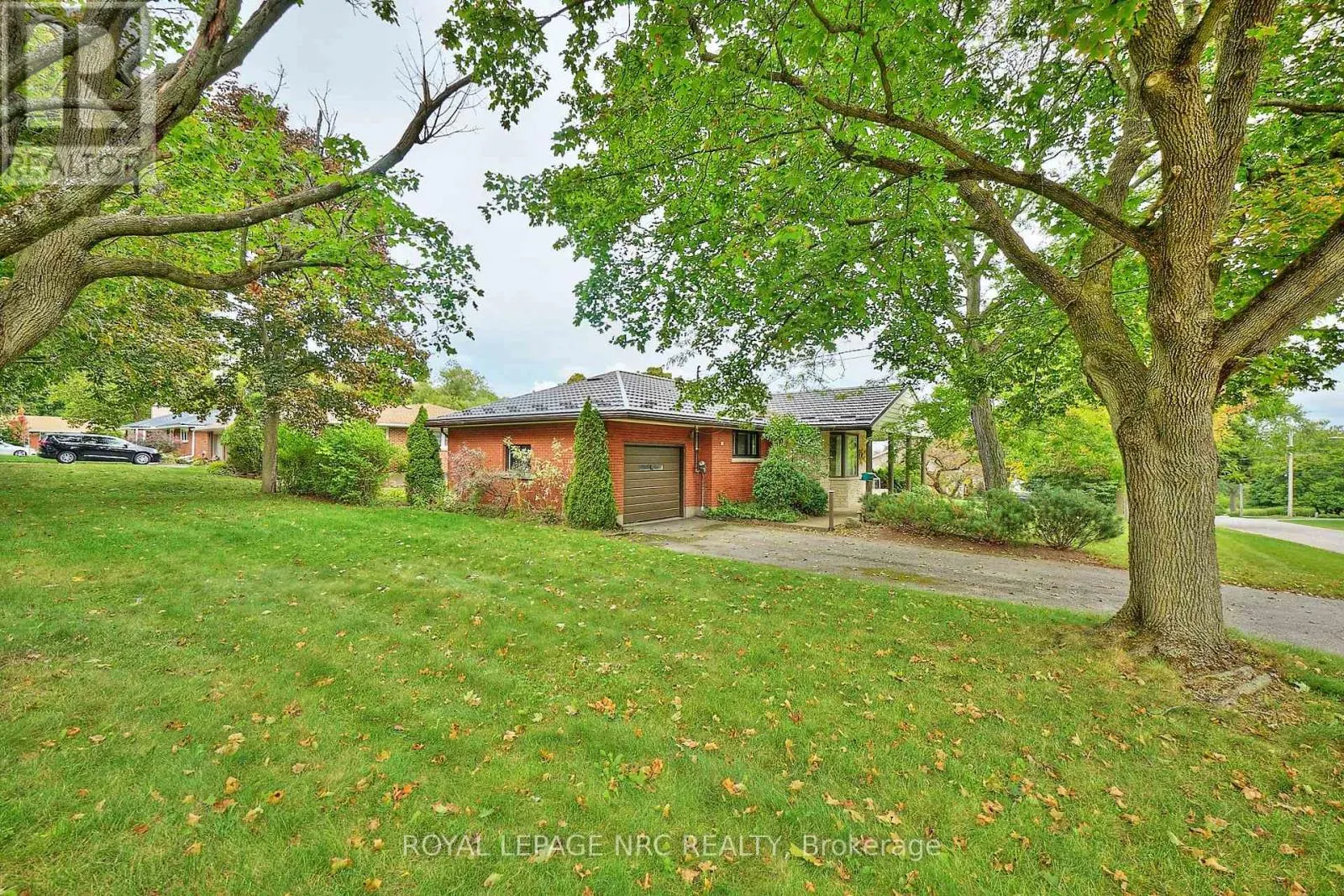 17 ALAN CRESCENT