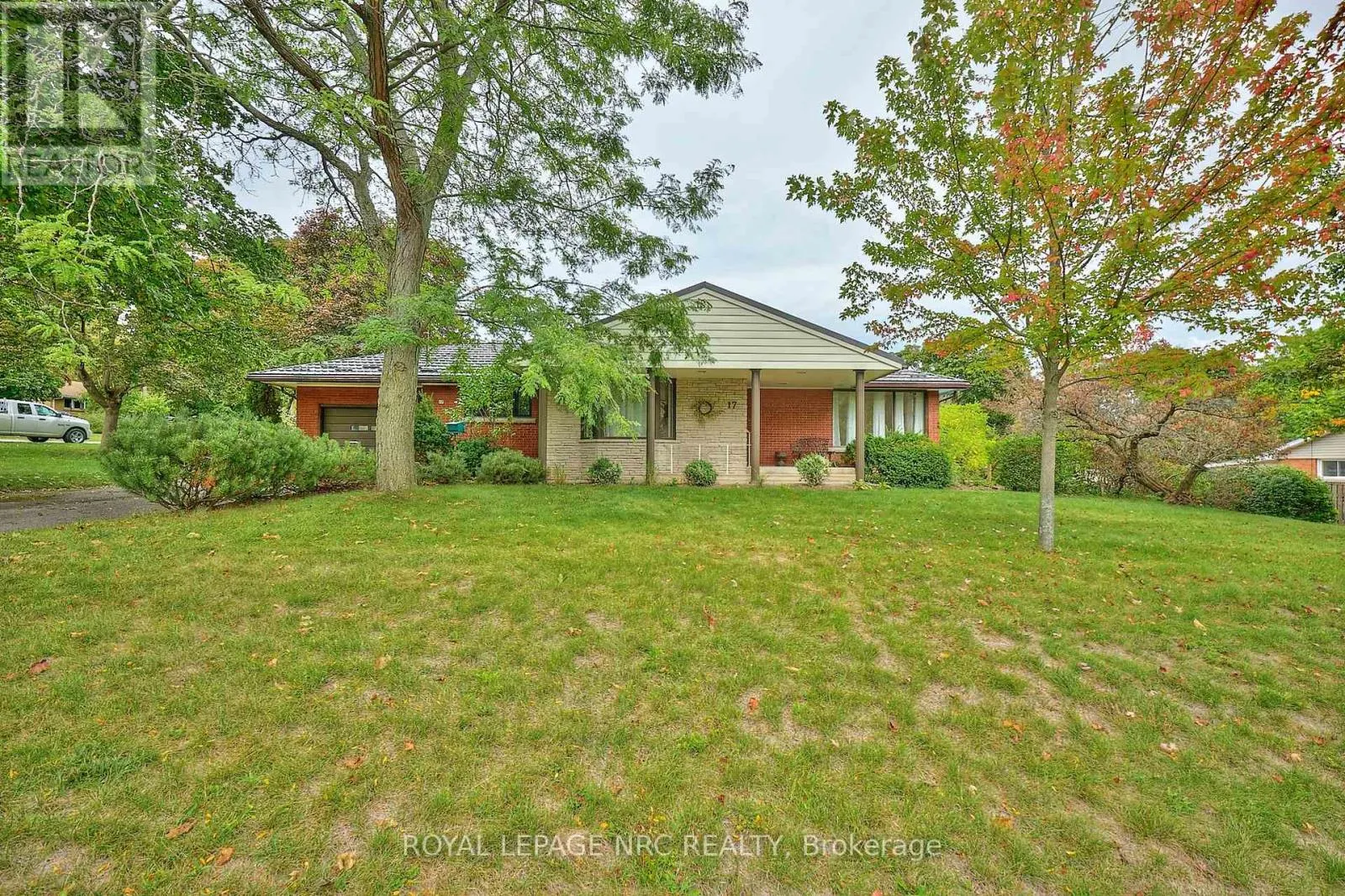17 ALAN CRESCENT