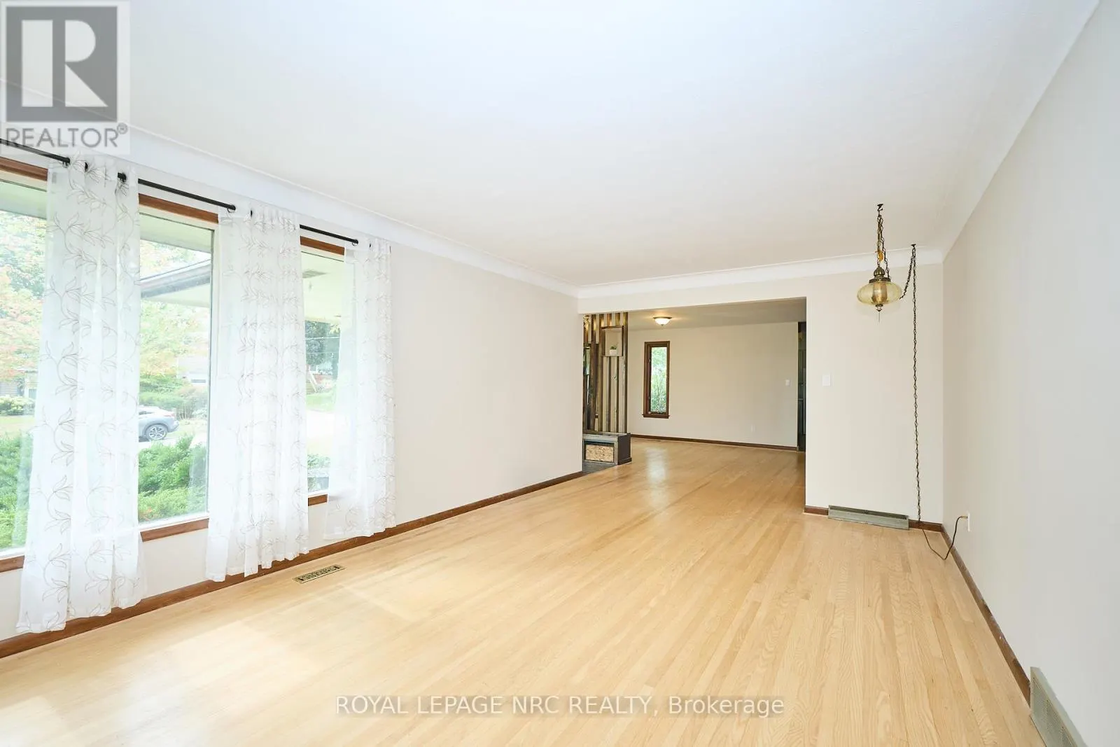 17 ALAN CRESCENT