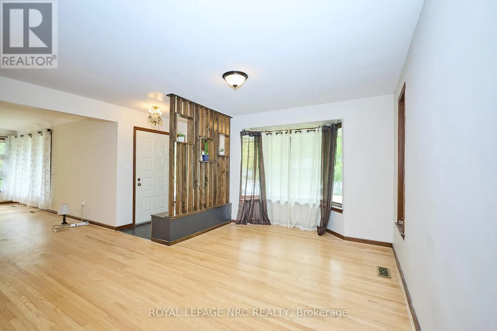 17 ALAN CRESCENT