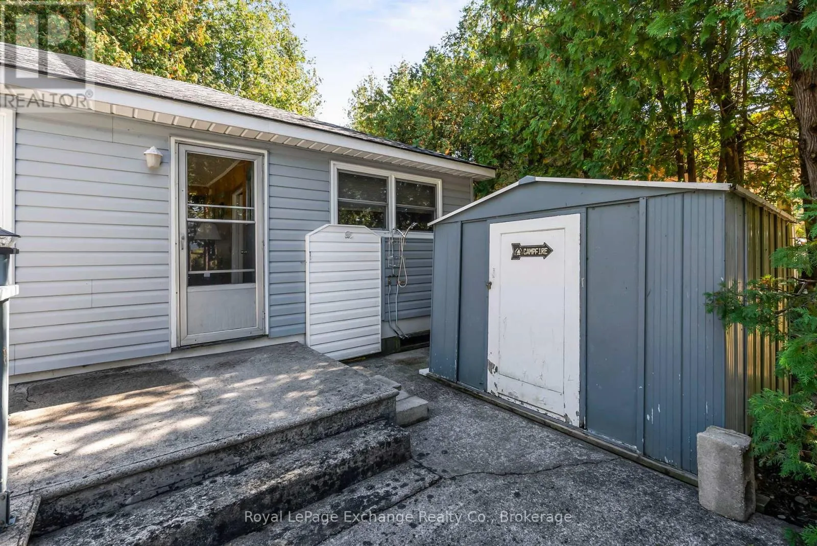 10 EDGEMERE AVENUE