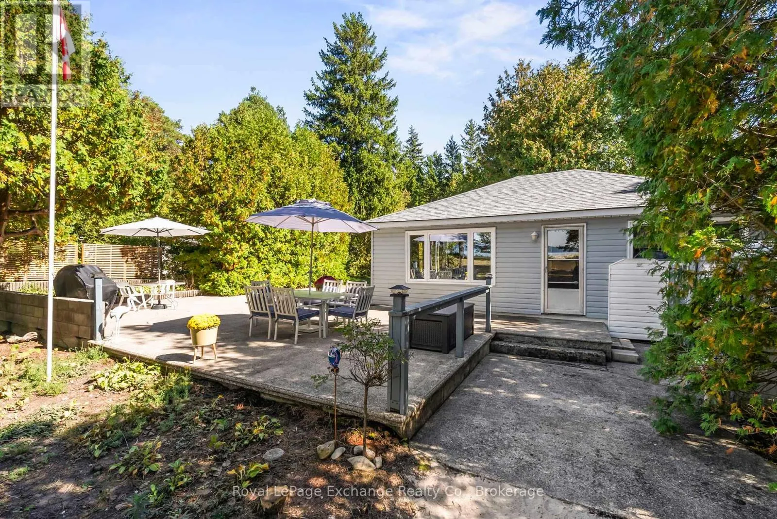 10 EDGEMERE AVENUE