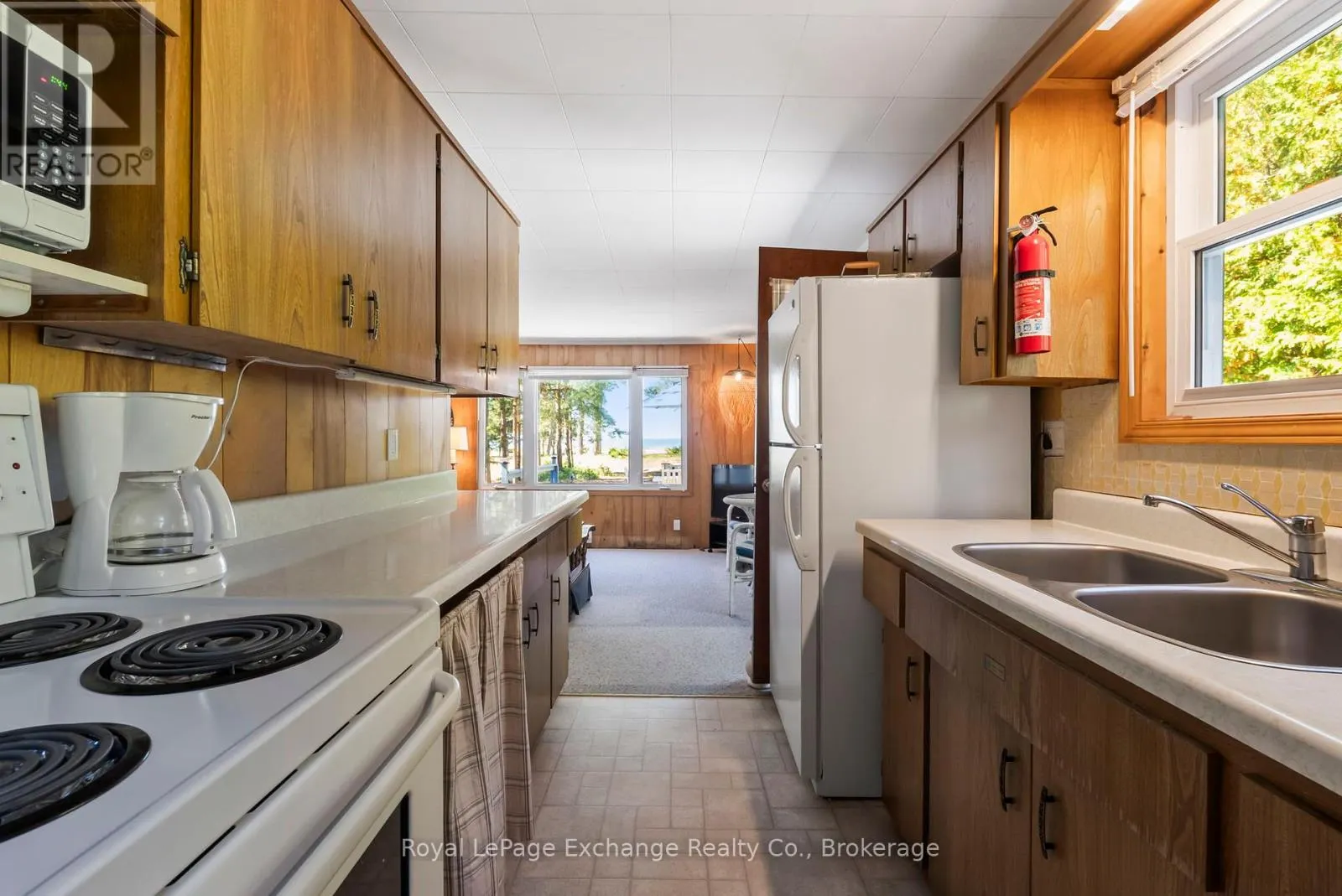 10 EDGEMERE AVENUE