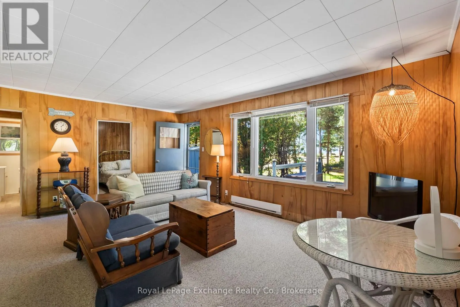 10 EDGEMERE AVENUE