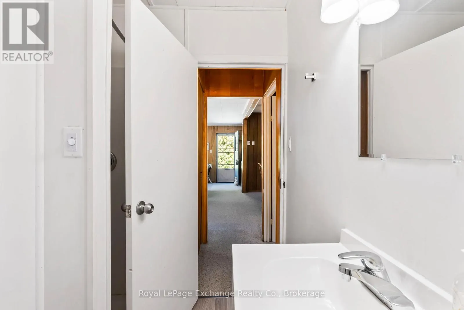 10 EDGEMERE AVENUE