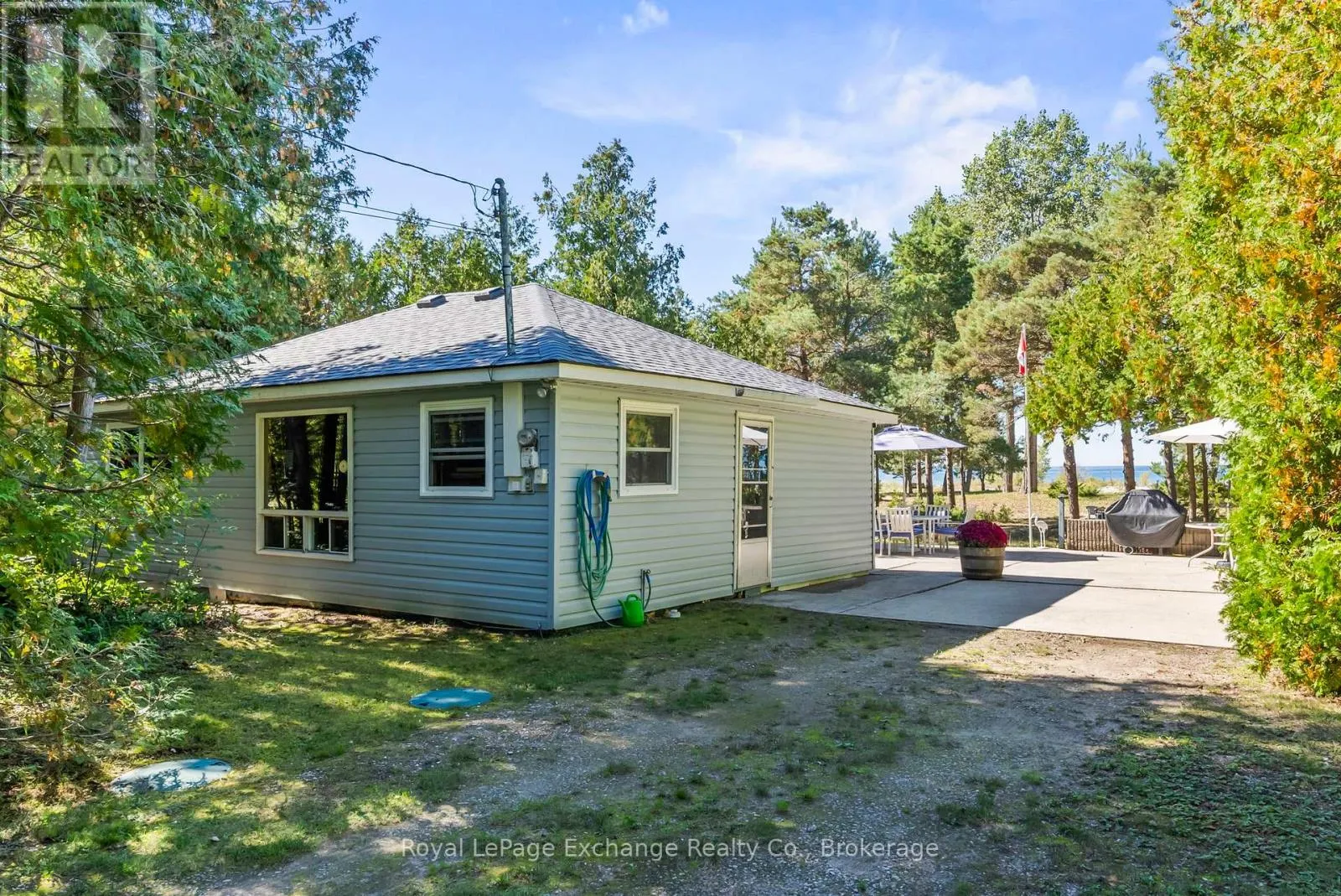 10 EDGEMERE AVENUE