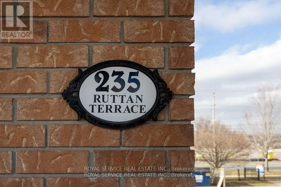 301 - 235 RUTTAN TERRACE, #301