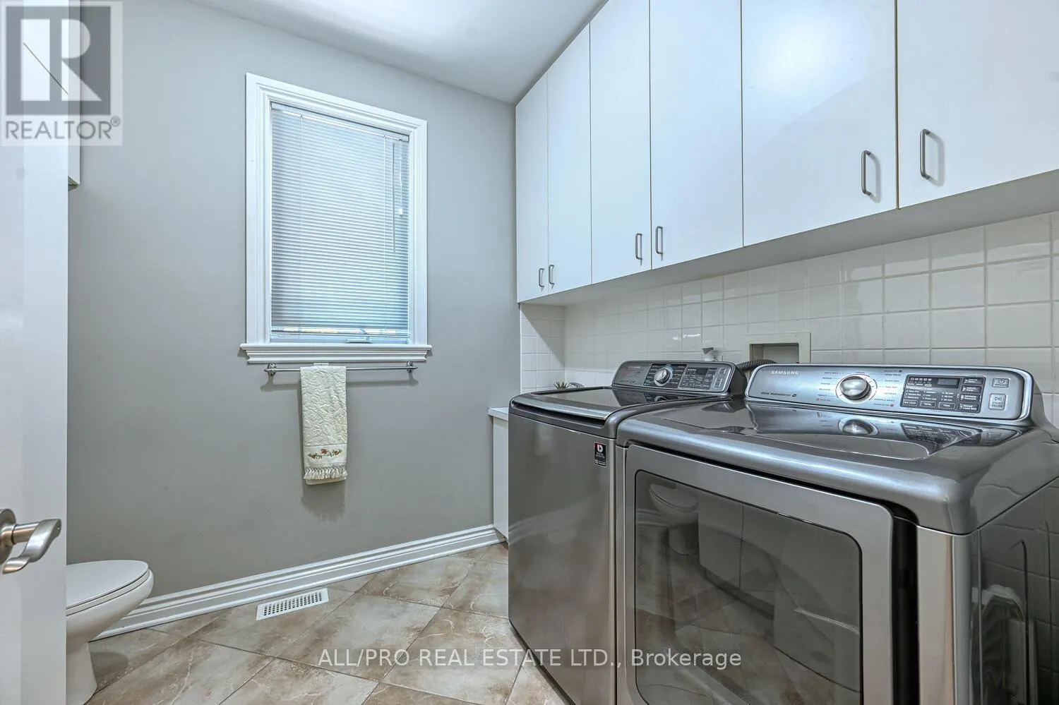 1238 TINTERN DRIVE W