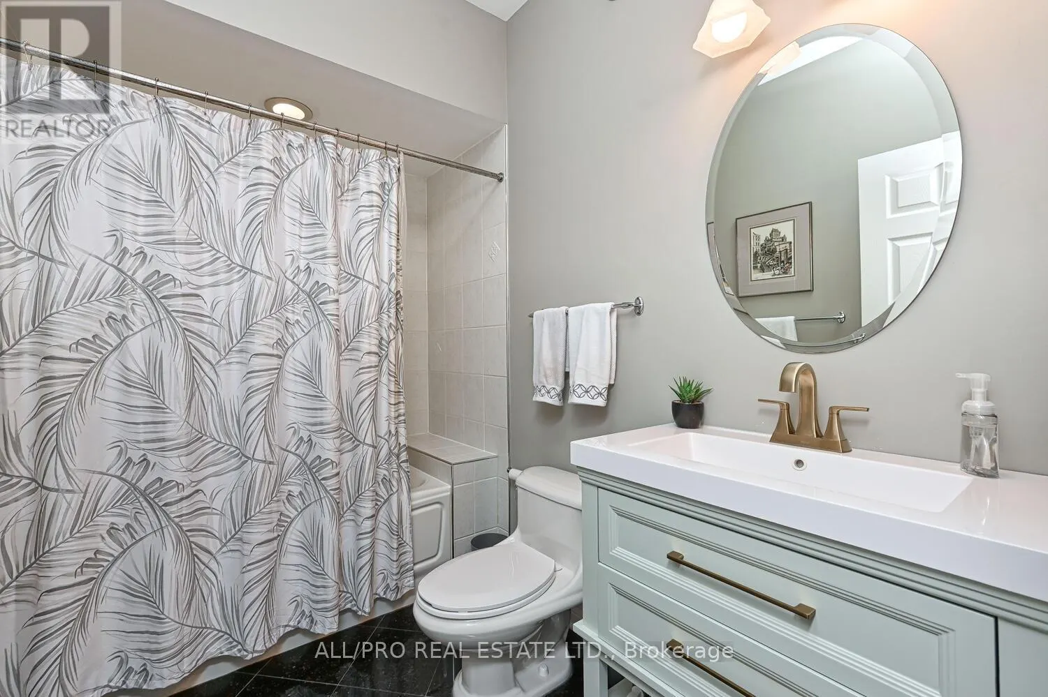 1238 TINTERN DRIVE W