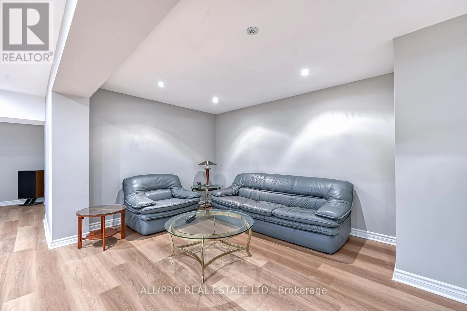 1238 TINTERN DRIVE W