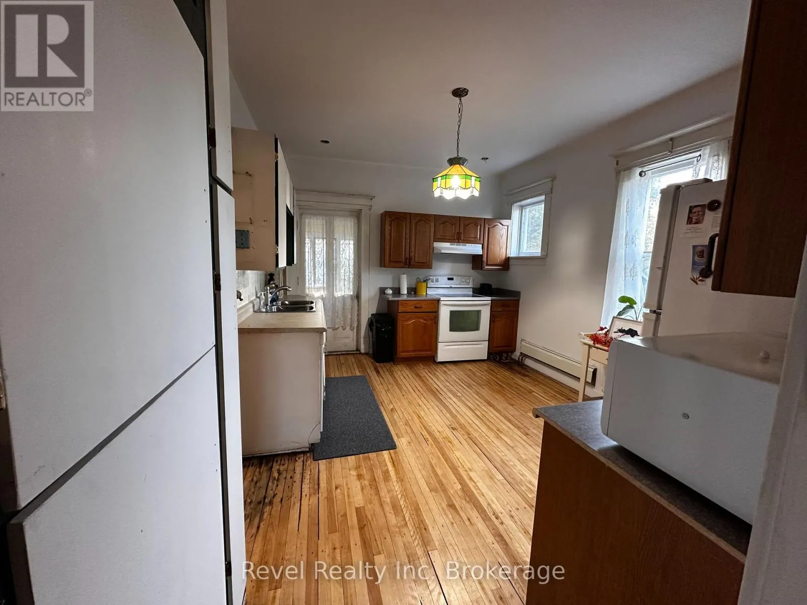 551 FIRST AVENUE E