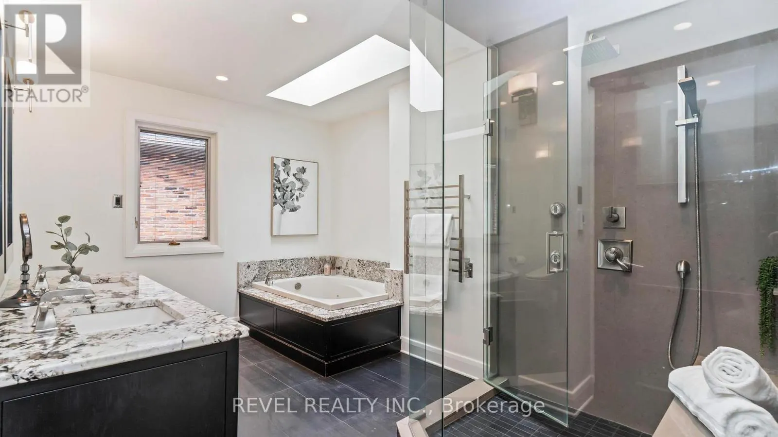 76 TALLWOOD CIRCLE