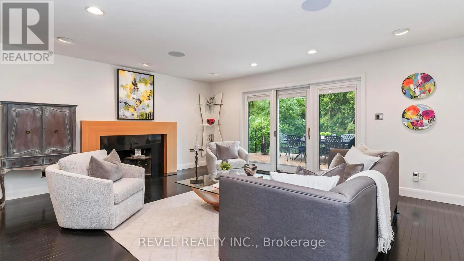 76 TALLWOOD CIRCLE