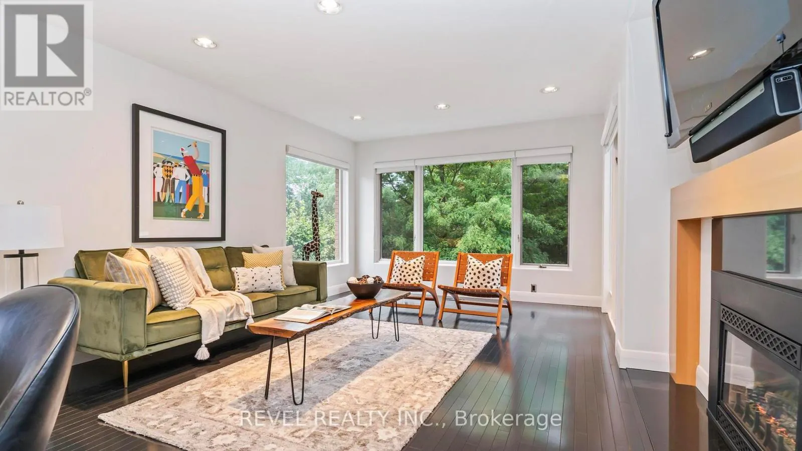 76 TALLWOOD CIRCLE