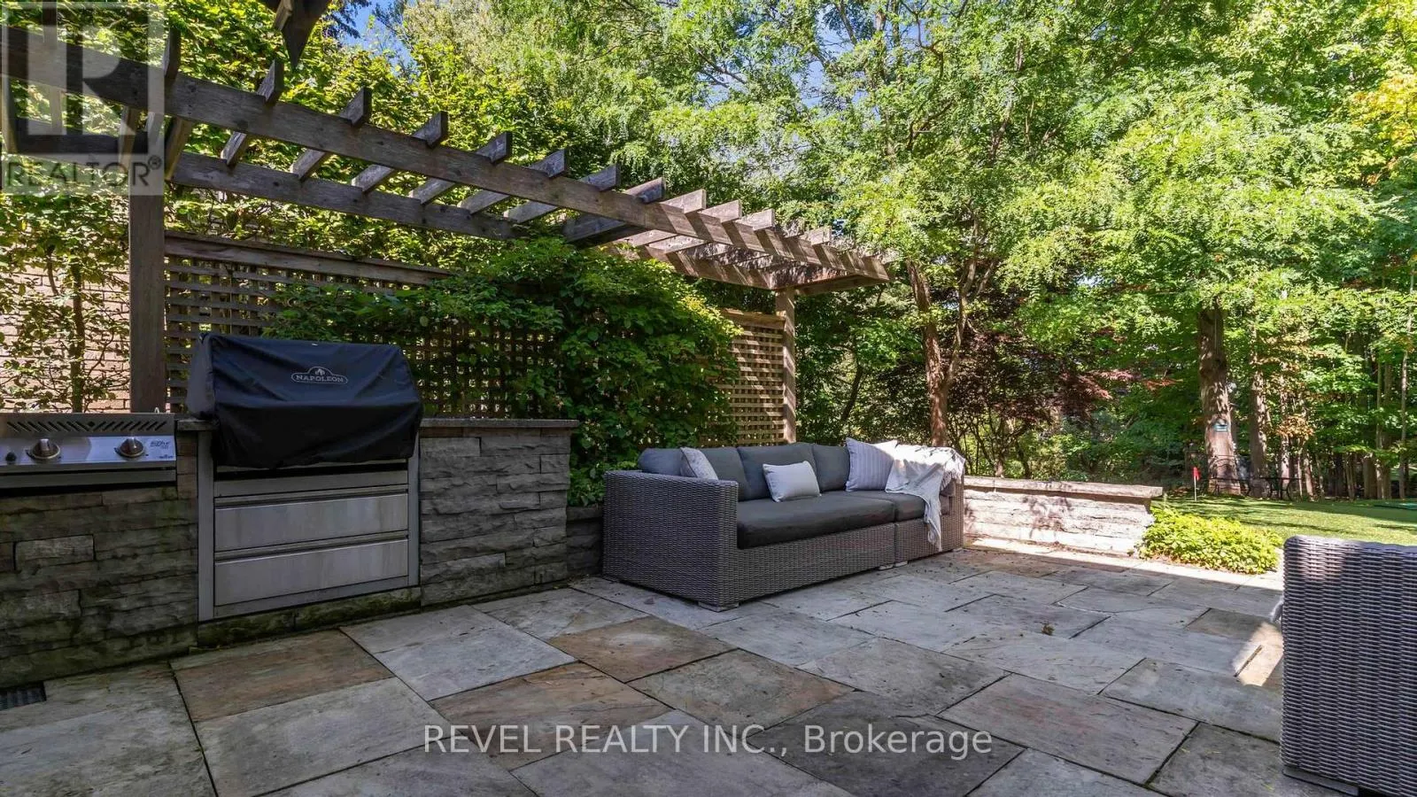 76 TALLWOOD CIRCLE