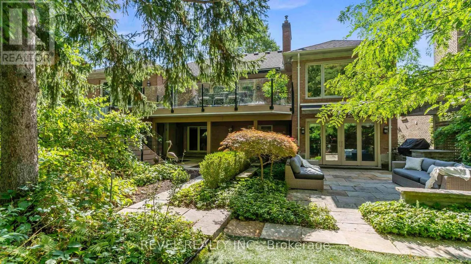 76 TALLWOOD CIRCLE