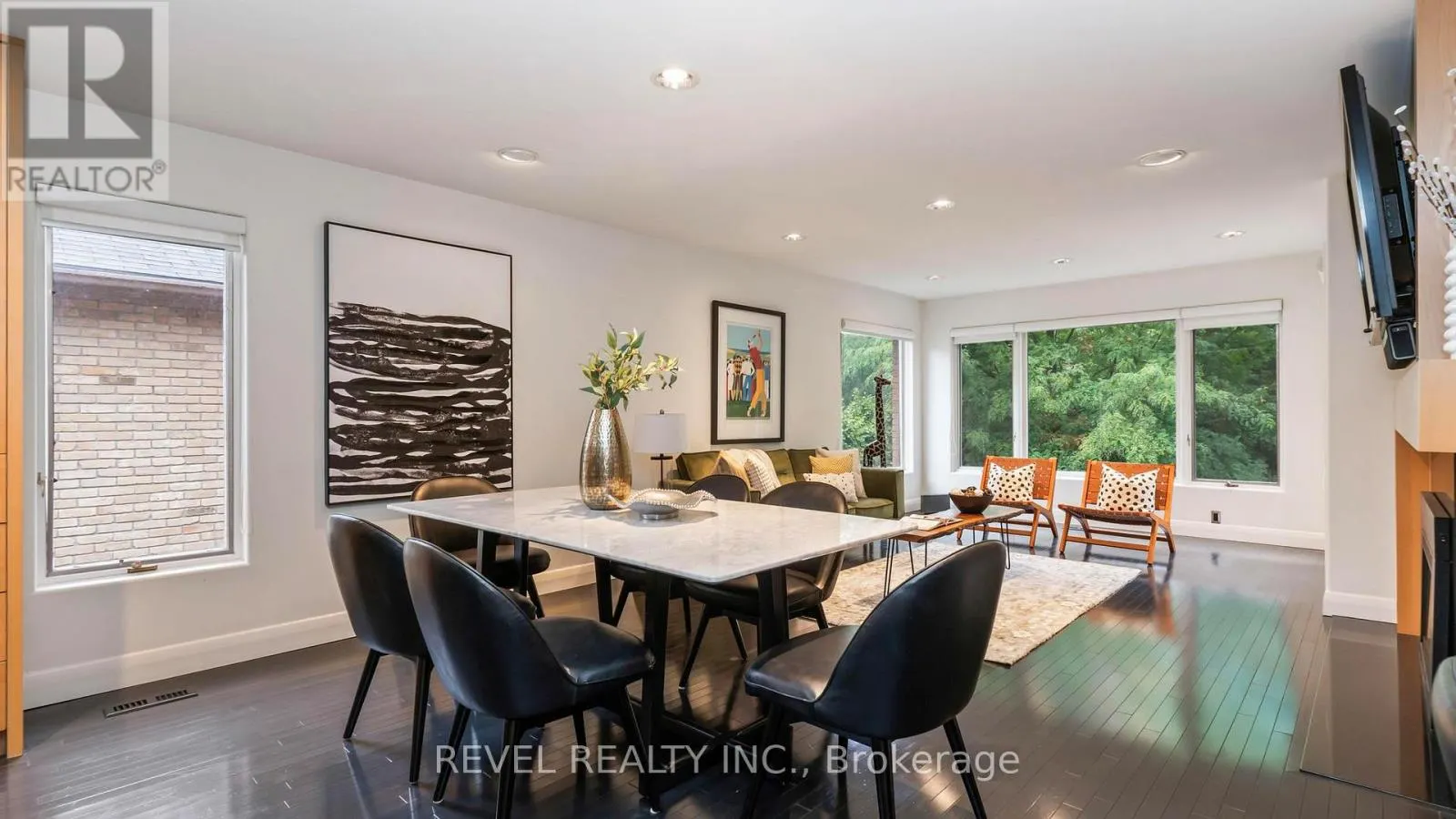 76 TALLWOOD CIRCLE