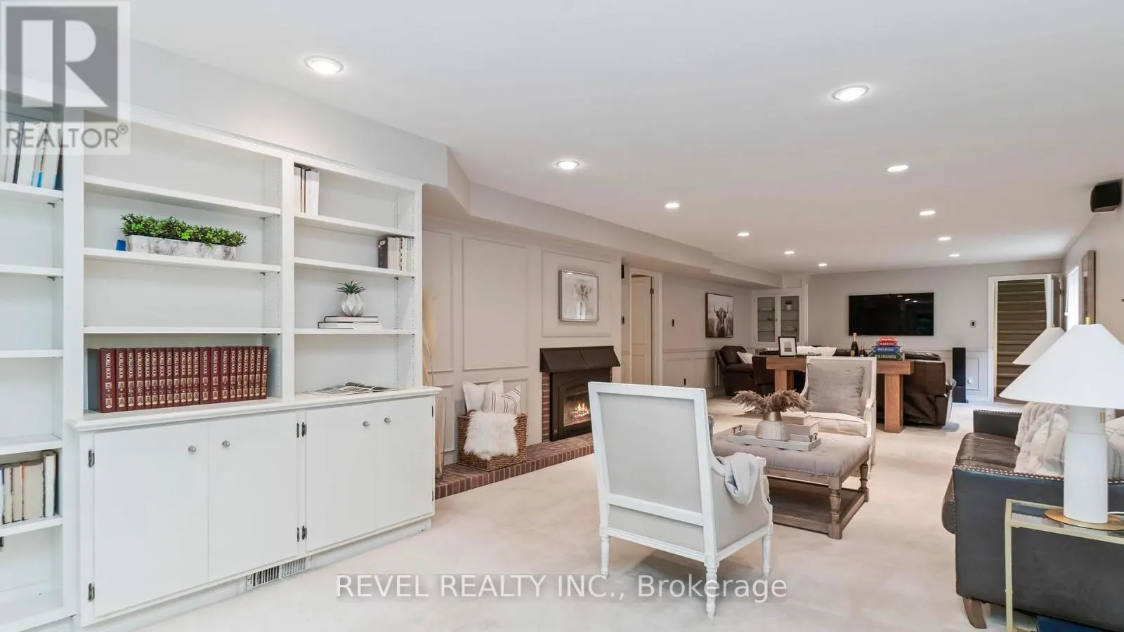 76 TALLWOOD CIRCLE
