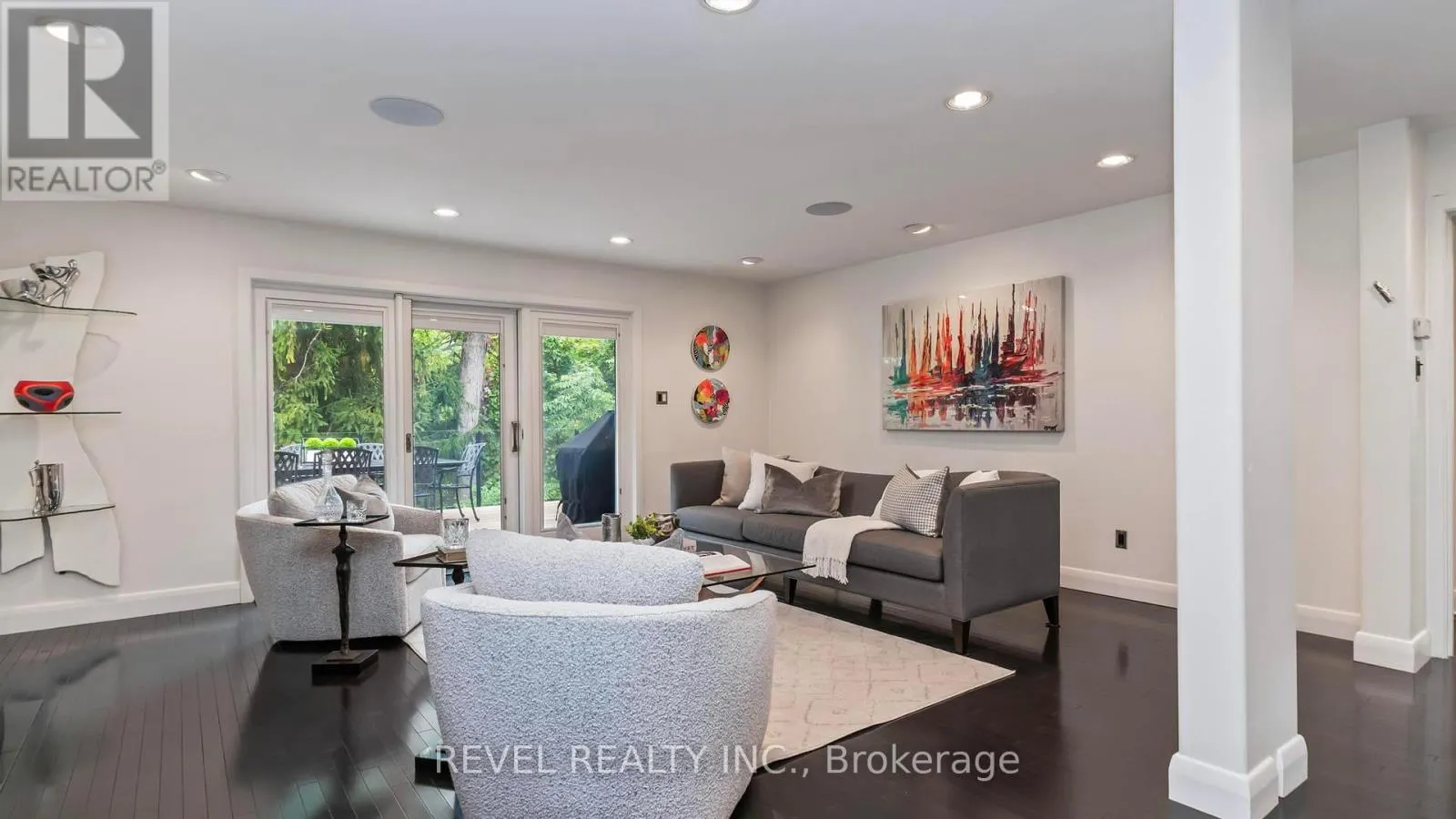76 TALLWOOD CIRCLE