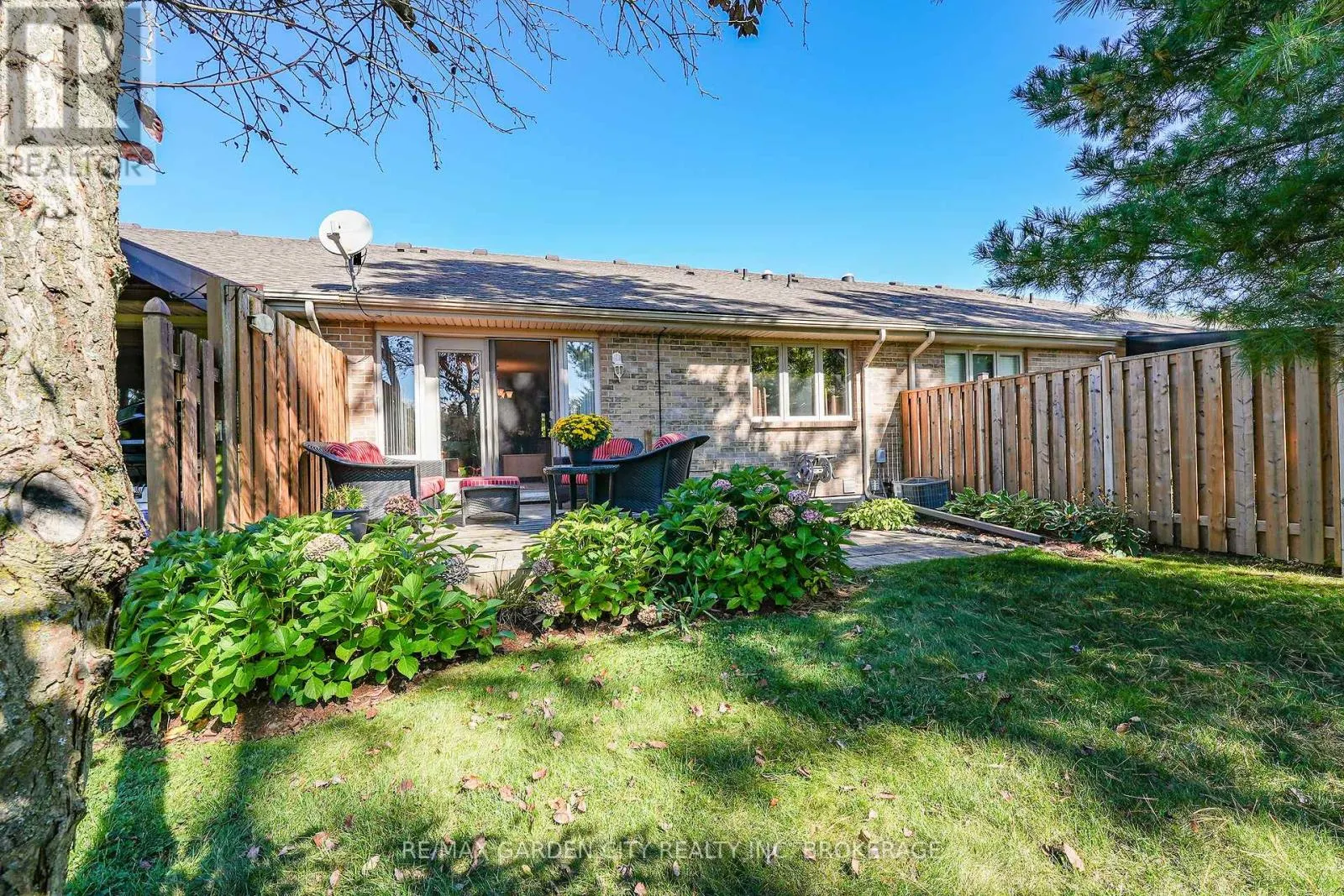 176 BECKETT CRESCENT