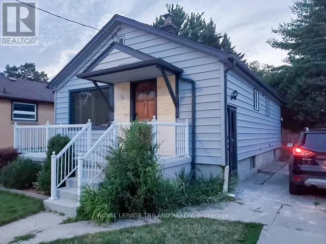 1176 TRAFALGAR STREET