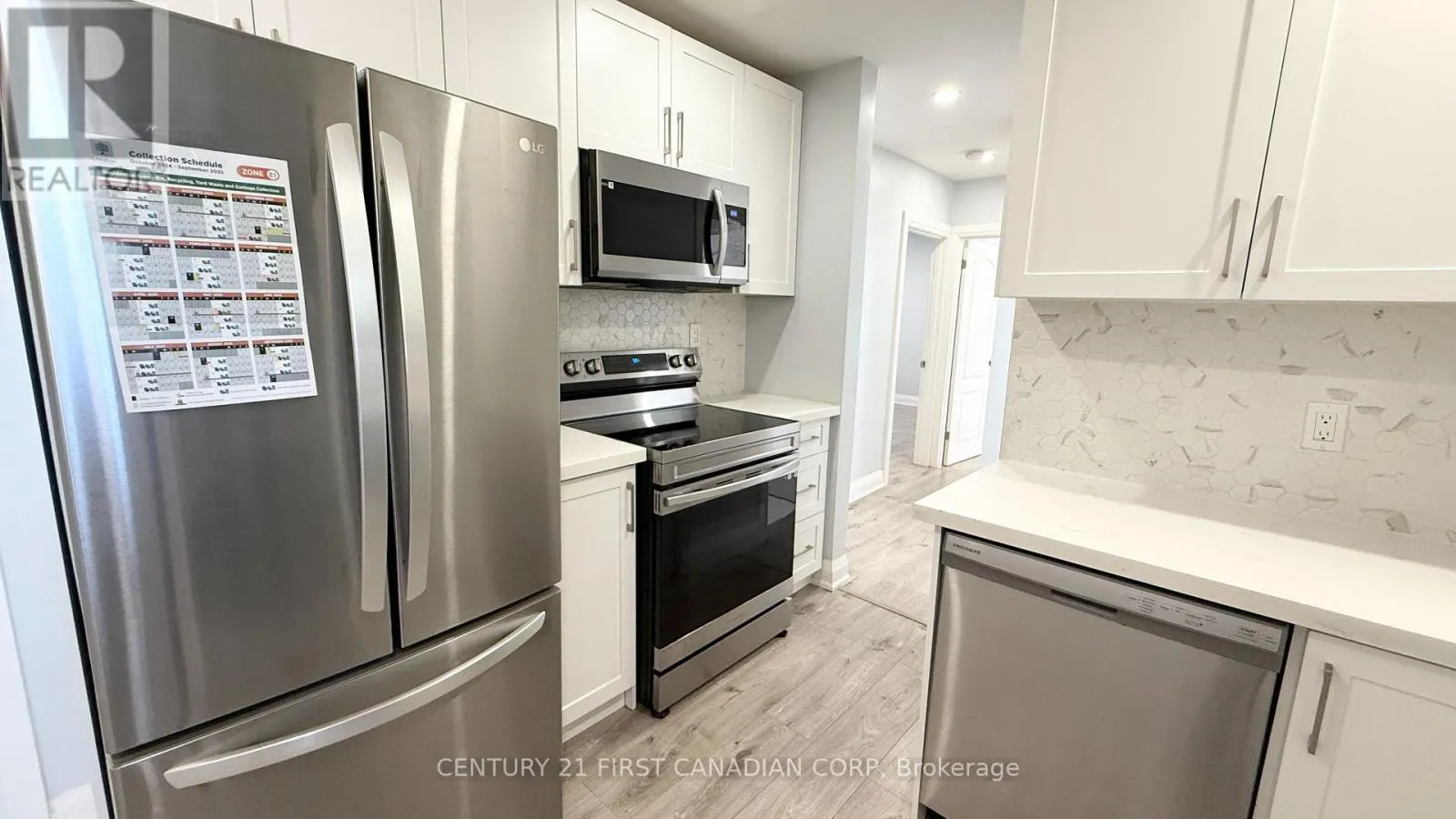 UPPER APARTMENT - 17 CARFRAE CRESCENT