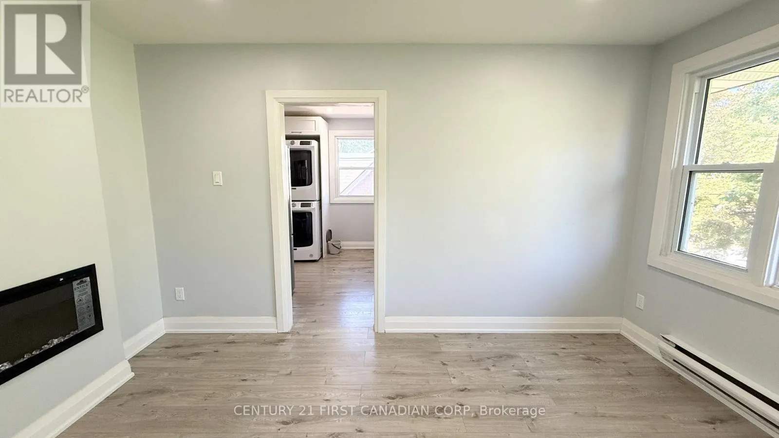 UPPER APARTMENT - 17 CARFRAE CRESCENT