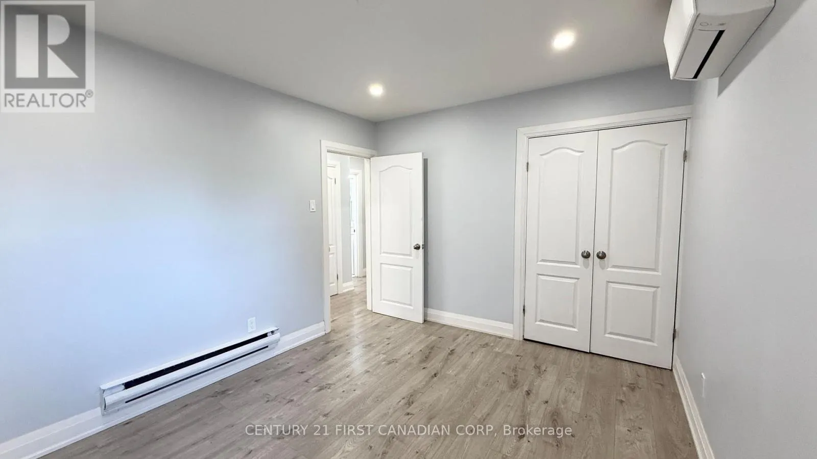 UPPER APARTMENT - 17 CARFRAE CRESCENT