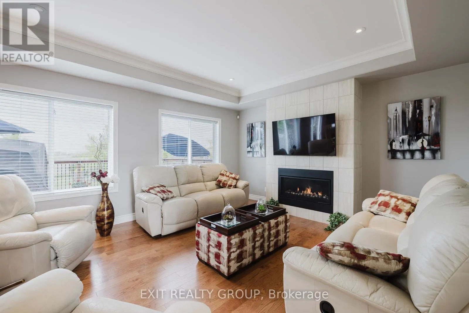 53 HAMPTON RIDGE DRIVE