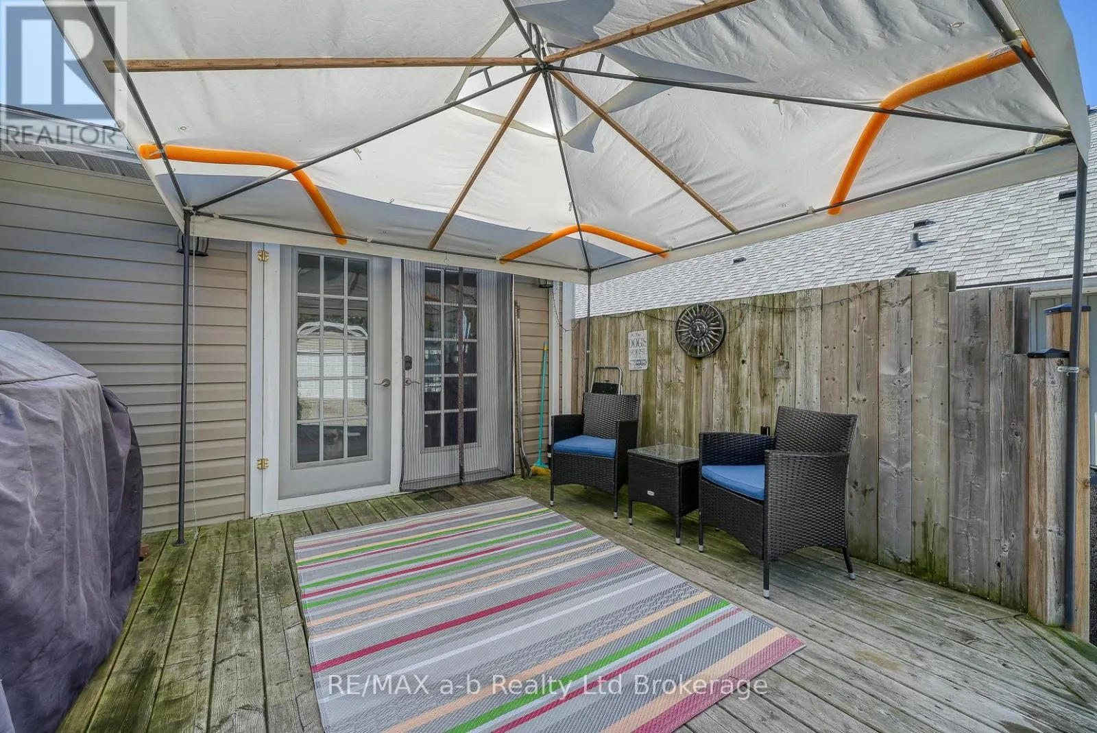 27 SOVEREIGN STREET W
