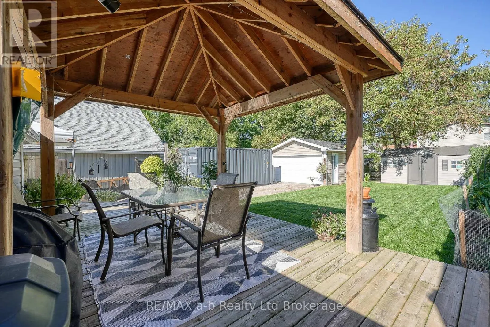 27 SOVEREIGN STREET W