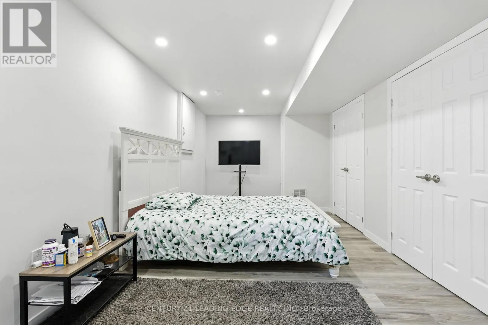 286 E 12TH STREET