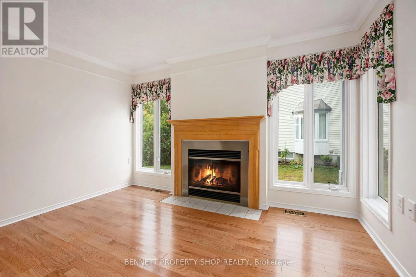 11 BILLINGHAM CRESCENT