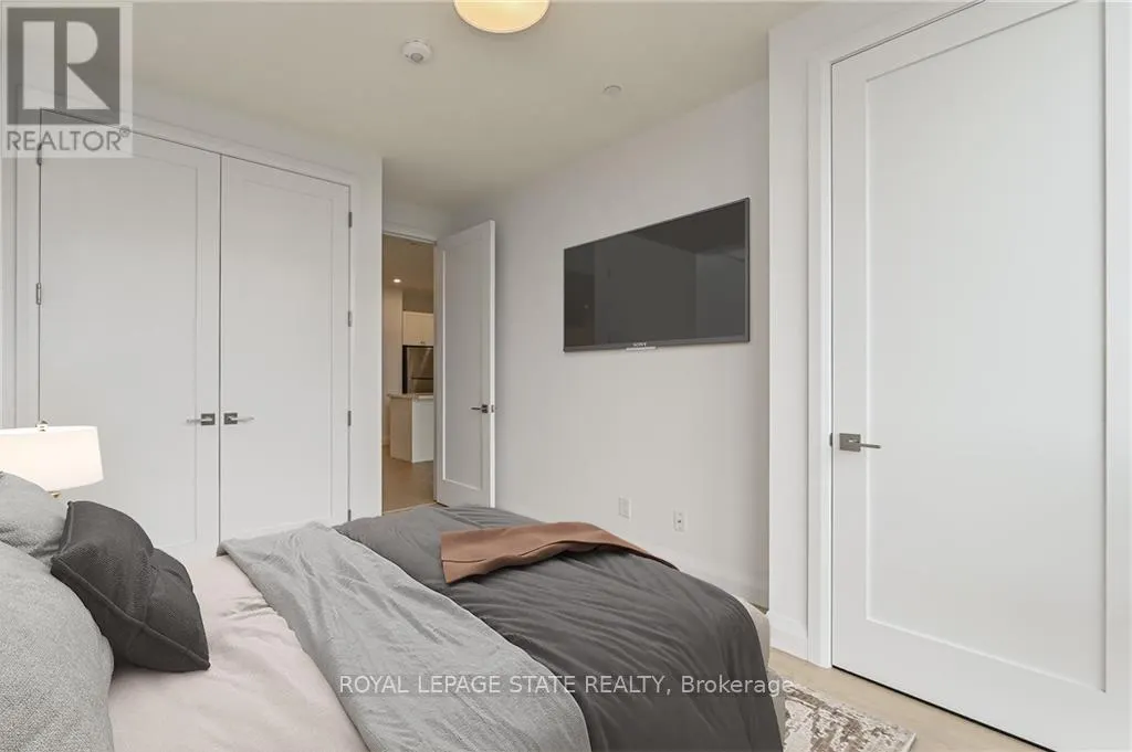 507 - 101 LOCKE STREET S
