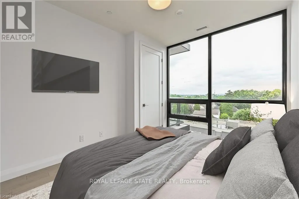 507 - 101 LOCKE STREET S