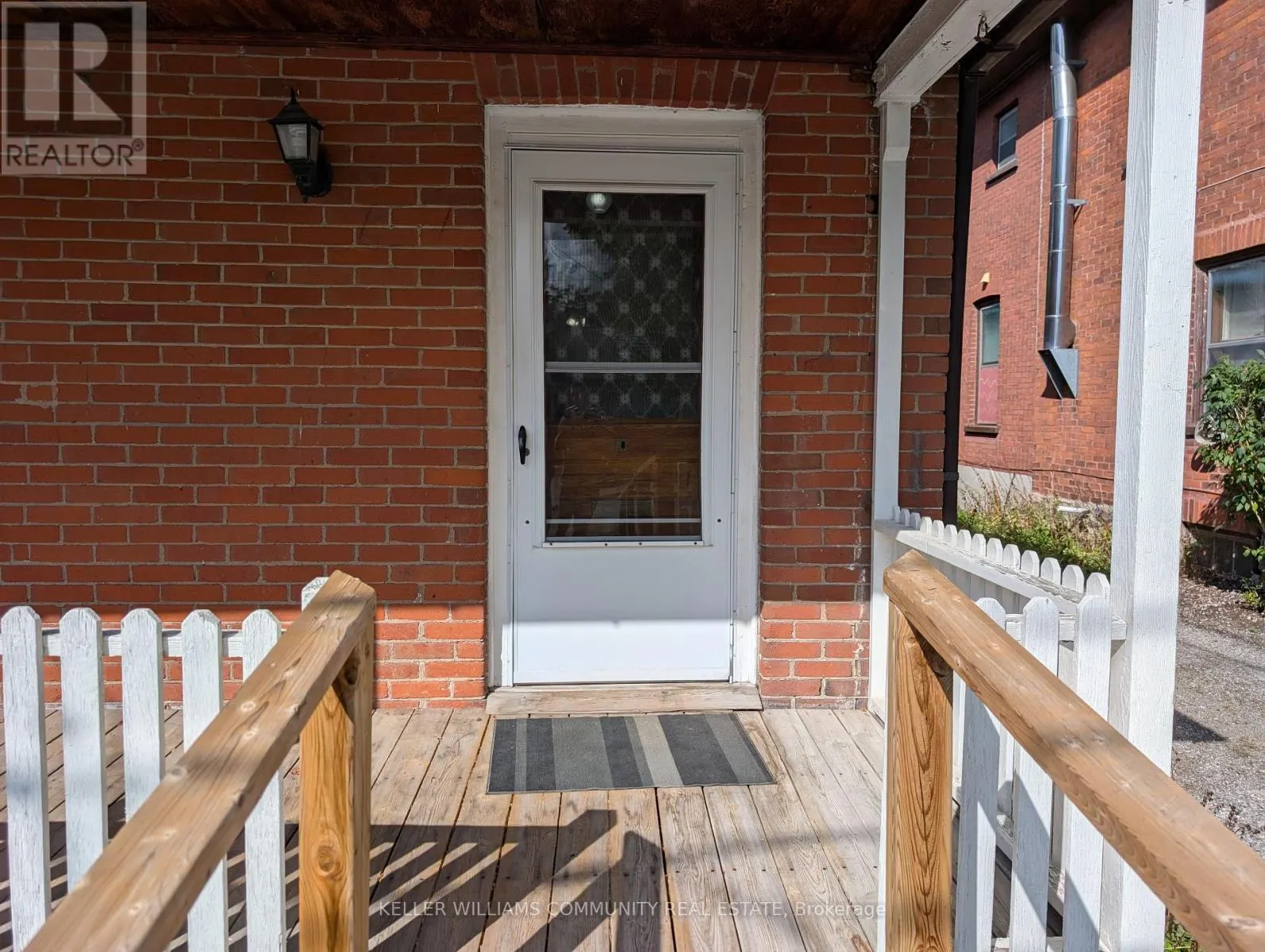 222 LONDON STREET
