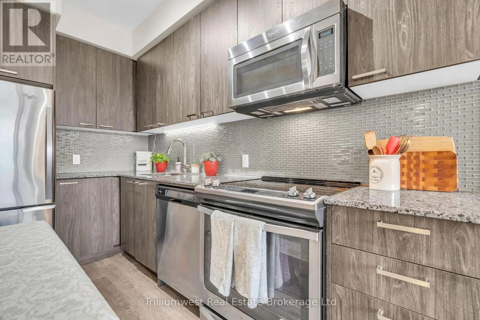 412 - 155 ST LEGER STREET, #412